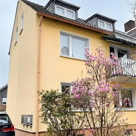 Apartmán 2-schlafzimmer-wohnung Mit Parkplatz-balkon-kueche- Garten, Nahe Dus Airport, Messe Duisburg