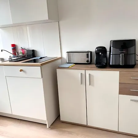 2-schlafzimmer-wohnung Mit Parkplatz-balkon-kueche- Garten, Nahe Dus Airport, Messe Apartmán Duisburg