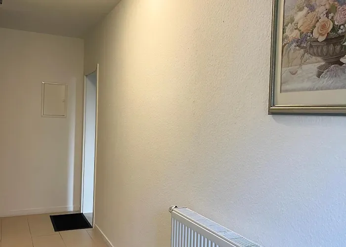 2-schlafzimmer-wohnung Mit Parkplatz-balkon-kueche- Garten, Nahe Dus Airport, Messe