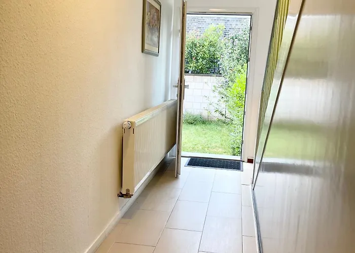 Lejlighed 2-schlafzimmer-wohnung Mit Parkplatz-balkon-kueche- Garten, Nahe Dus Airport, Messe Duisburg