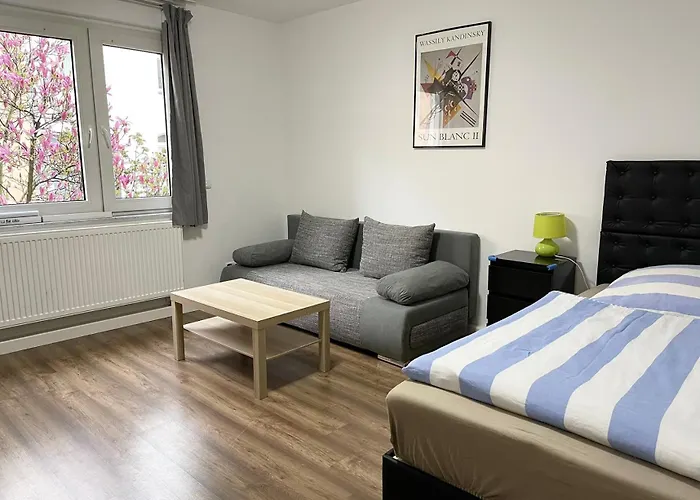 Lejlighed 2-schlafzimmer-wohnung Mit Parkplatz-balkon-kueche- Garten, Nahe Dus Airport, Messe Duisburg